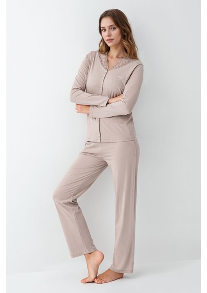 Kadın Giyim Uzun Kol Pamuklu & Modal Gömlek Pijama Takımı (Çorap Hediyeli) L1.PC.911.6.001 fiyatları