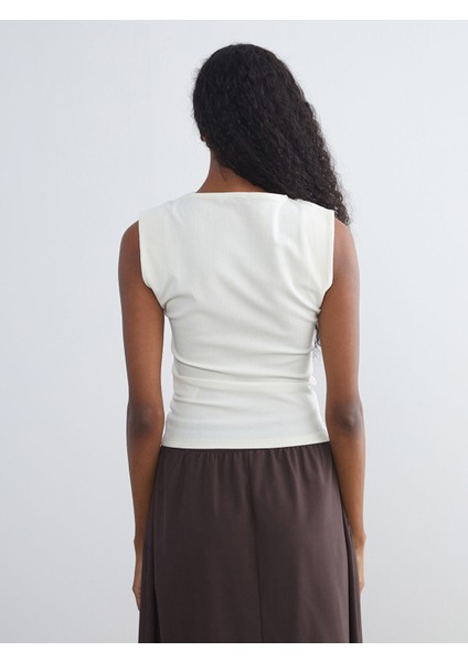 Yeni Sezon Dökümlü Yaka Büzgülü Bluz fırsatları