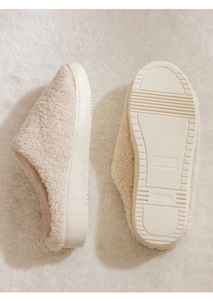 Yeni Sezon Kadın Pelüş Ev Terliği fırsatları