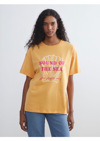 Yeni Sezon Bisiklet Yaka Baskılı Oversize Kadın Tişört