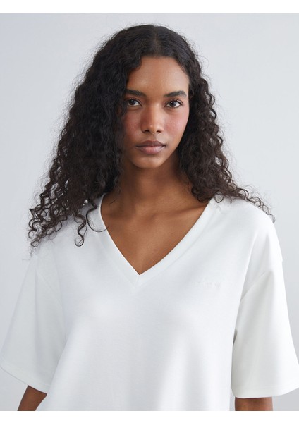 Yeni Sezon V Yaka Kadın Tişört