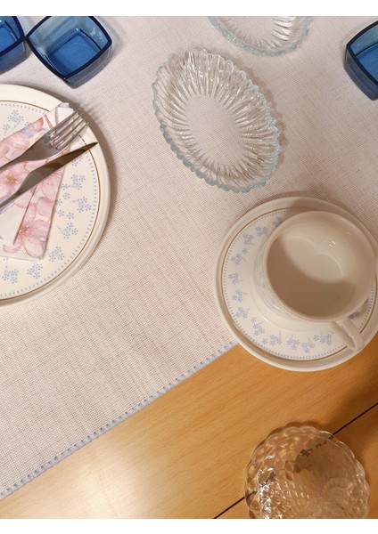 Etamin İşlemelik Kenarları işlemeli Runner