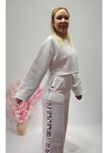 Yeni Sezon Beyaz Varaklı Crop Sweatshirt - Pantolon Eşofman Alt Üst Takım fırsatları