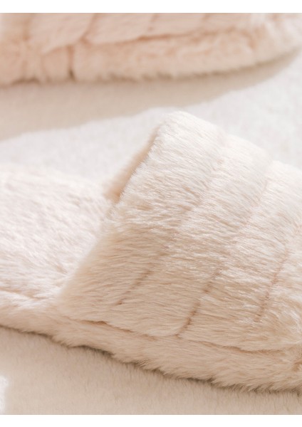 Yeni Sezon Kadın Pelüş Ev Terliği modelleri