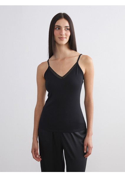 Yeni Sezon V Yaka Dantel Detaylı Kadın Atlet