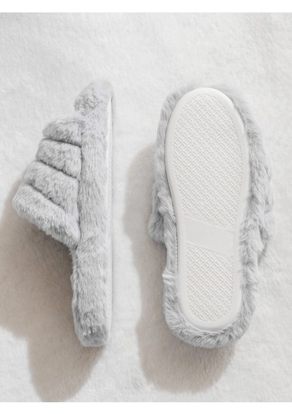 Yeni Sezon Kadın Pelüş Ev Terliği fırsatları