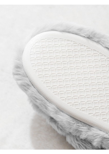 Yeni Sezon Kadın Pelüş Ev Terliği indirimleri