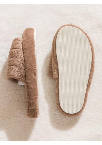 Yeni Sezon Kadın Pelüş Ev Terliği fırsatları