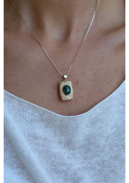 14 Ayar Altın Yeşil Taş Detaylı Antik Tasarım Kolye fırsatları