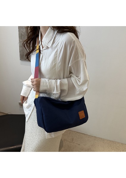 Kadın Çantası, Büyük Kapasiteli Omuz Çapraz Çanta, Moda ve Batı Tarzı, Kişilik ve Güzel, Katı Renkli Niş Çanta (Yurt Dışından) fiyatları