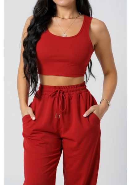 Kadın Kırmızı Kaşkorse Cepli Jogger Eşofman Altı ve Crop Top Bluz – Şık, Rahat ve Kolay Kombinlenebilir fırsatları