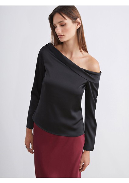 Yeni Sezon Kayık Yaka Saten Bluz