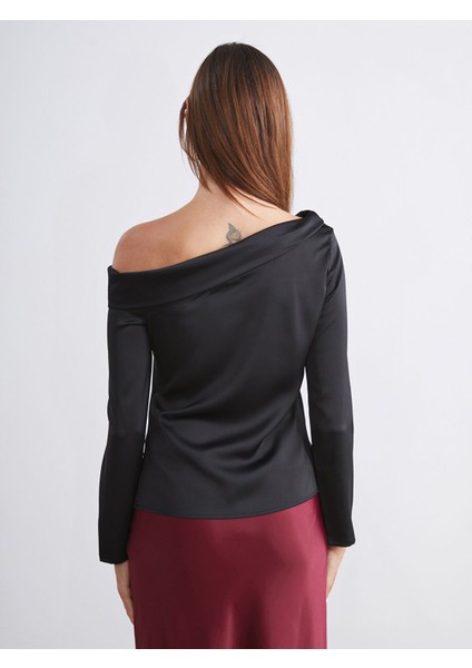 Yeni Sezon Kayık Yaka Saten Bluz fırsatları