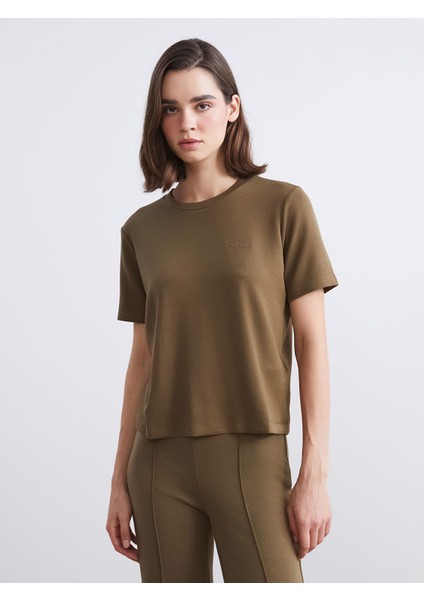 Yeni Sezon Bisiklet Yaka Nakışlı Kadın Tişört