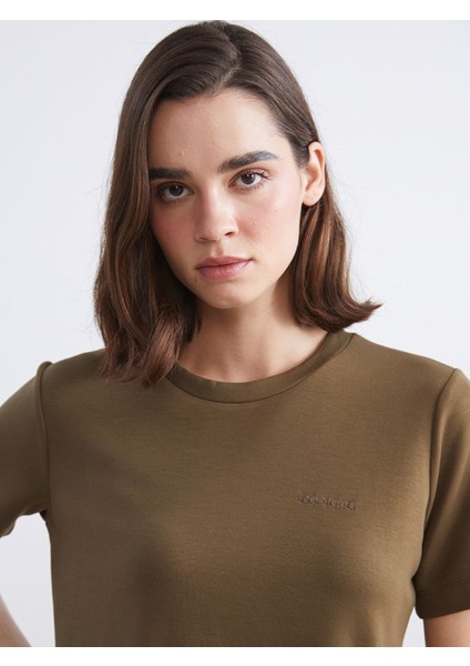 Yeni Sezon Bisiklet Yaka Nakışlı Kadın Tişört modelleri