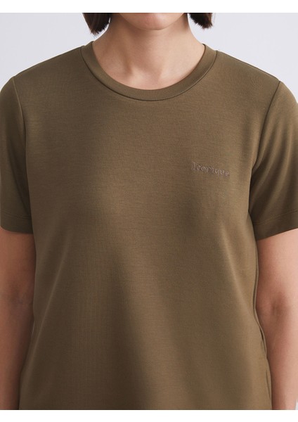 Yeni Sezon Bisiklet Yaka Nakışlı Kadın Tişört fırsatları