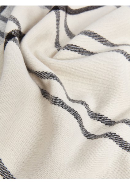 Yeni Sezon Ekose Desenli Kadın Atkı indirimleri