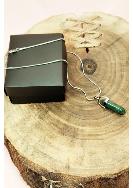 Aventurin Doğal Taşı Zincirli El Yapımı Tasarımlı Kolye Uç: 3,5 cm Zincir: 20 cm Kutulu fırsatları