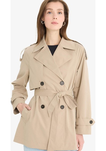 Regular Fit Kemerli Düğmeli Cepli Trençkot E8583AX25AU modelleri