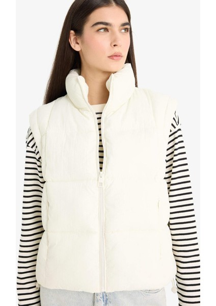 Regular Fit Fermuarlı Şişme Yelek E8591AX25AU fırsatları