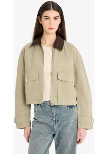 Regular Fit Kontrast Yakalı Fermuarlı Cepli Crop Mont E8598AX25AU modelleri