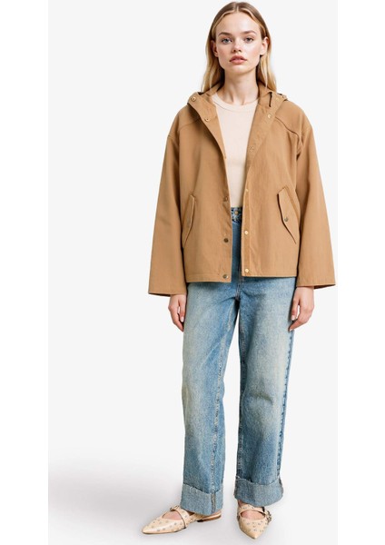 Su Geçirmez Regular Fit Kapüşonlu Çıtçıtlı Mont E8620AX25AU fiyatları