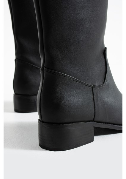 Eldon Siyah Mat Sivri Burun Kadın Kısa Topuklu Çizme