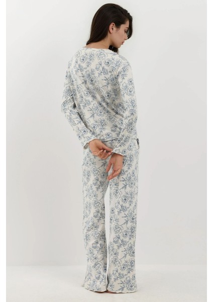 Kadın Desenli Yumuşak Dokulu Rahat Kesim Çiçekli Pijama Takımı Çok Renkli modelleri
