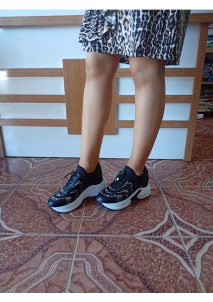 Kadın Yüksek Taban Rahat Şık Günlük Spor Ayakkabı Siyah Renk modelleri