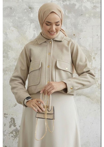 Kısa Cepli Kaşe Mont Krem