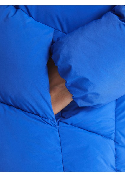 Yeni Sezon Kapüşonlu Düz Oversize Kadın Şişme Mont modelleri