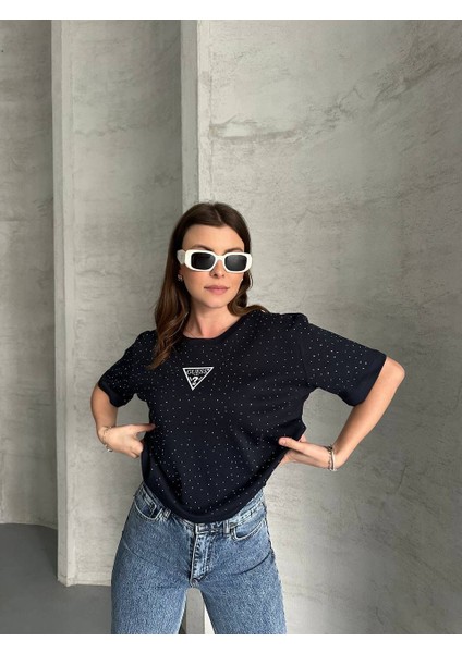 Taşlı Üçgen Lacivert Crop T-Shirt fiyatları