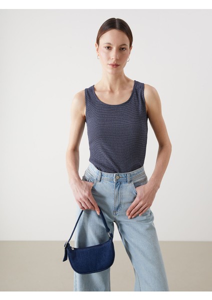 Yeni Sezon U Yaka Çizgili Kadın Atlet