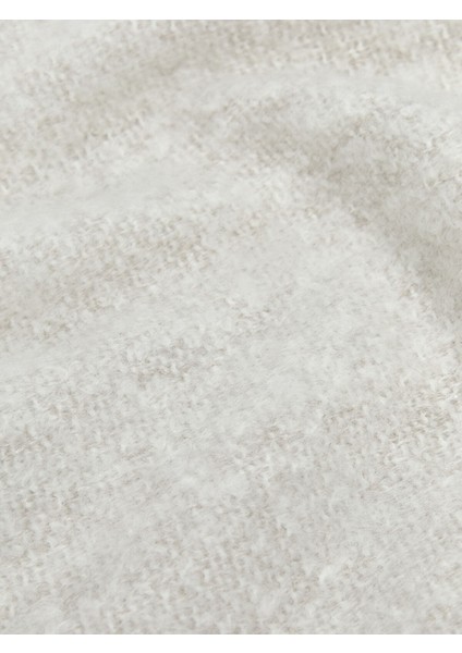 Yeni Sezon Düz Püsküllü Kadın Atkı indirimleri