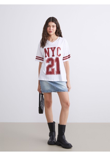 Yeni Sezon V Yaka New York Baskılı Oversize Kadın Tişört fiyatları
