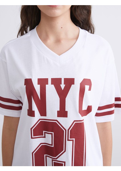 Yeni Sezon V Yaka New York Baskılı Oversize Kadın Tişört modelleri