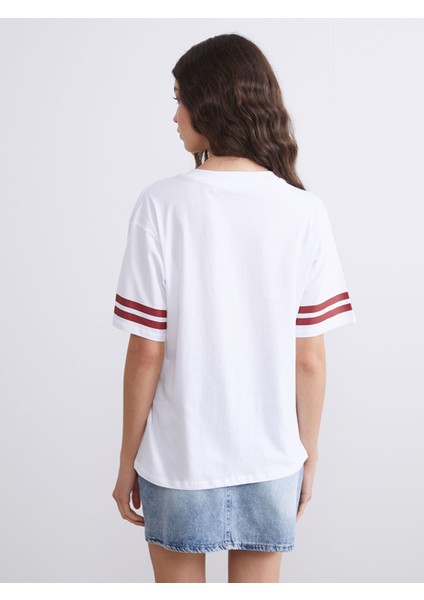 Yeni Sezon V Yaka New York Baskılı Oversize Kadın Tişört fırsatları