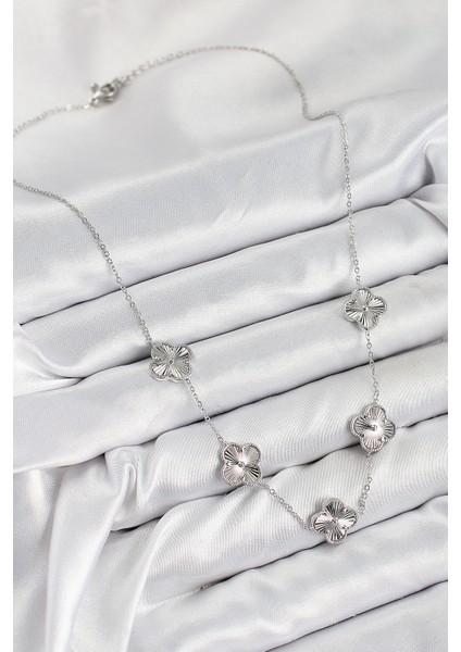 Pirinç Vıp Yonca Model Gümüş Renk Kadın Kolye fiyatları