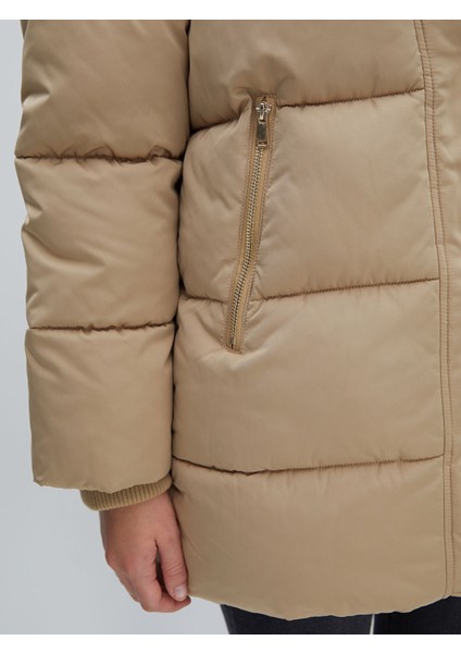 Yeni Sezon Kapüşonlu Kadın Şişme Mont modelleri