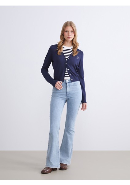 Yeni Sezon V Yaka Nakışlı Kadın Triko Hırka fiyatları