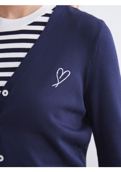 Yeni Sezon V Yaka Nakışlı Kadın Triko Hırka modelleri