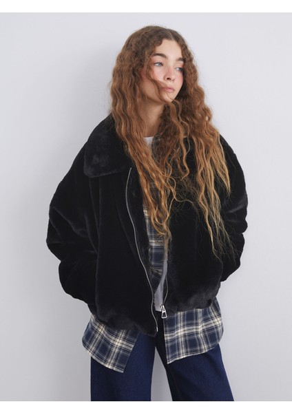 Yeni Sezon Kapüşonlu Oversize Kadın Pelüş Mont