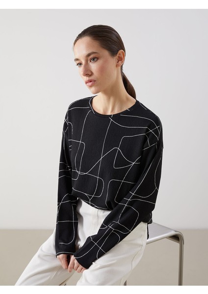 Yeni Sezon Bisiklet Yaka Desenli Oversize Kadın Tişört