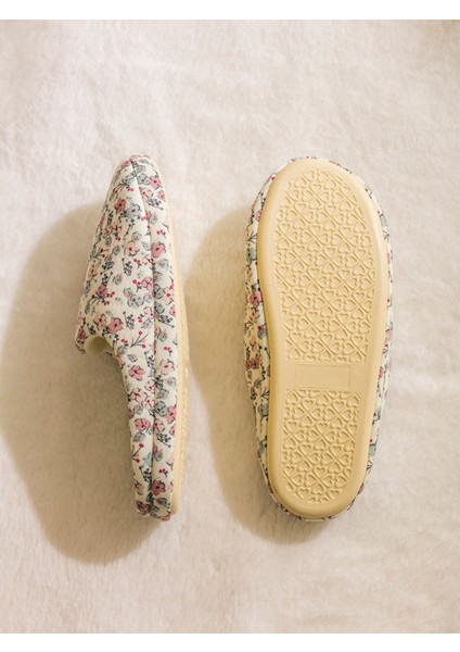 Yeni Sezon Çiçek Desenli Kadın Ev Terliği fırsatları