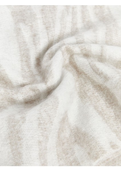 Yeni Sezon Desenli Püsküllü Kadın Atkı indirimleri