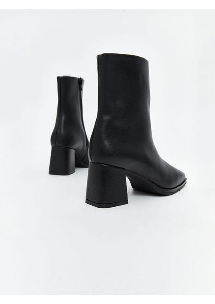 Yeni Sezon Deri Görünümlü Kadın Bot indirimleri