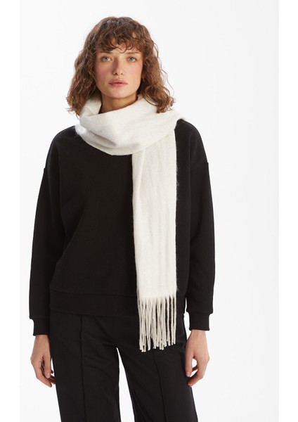 Yeni Sezon Düz Püsküllü Kadın Atkı