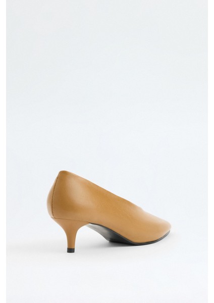Topuklu 2538 - Sivri Burun Mini Karamel Kadın Topuklu modelleri