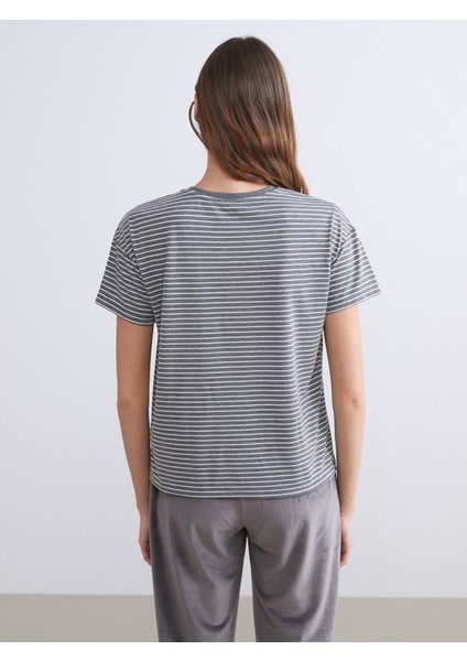 Yeni Sezon Bisiklet Yaka Çizgili Kadın Pijama Üstü modelleri