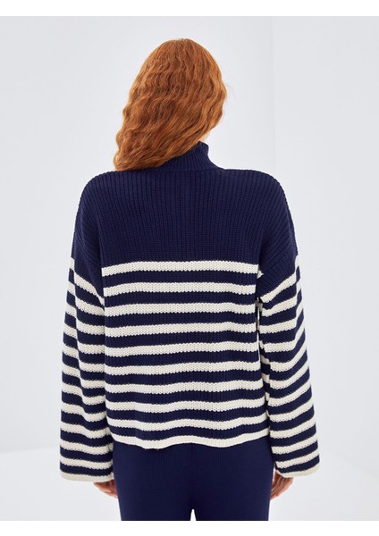 Yeni Sezon Yarım Balıkçı Yaka Çizgili Oversize Kadın Triko Kazak fırsatları